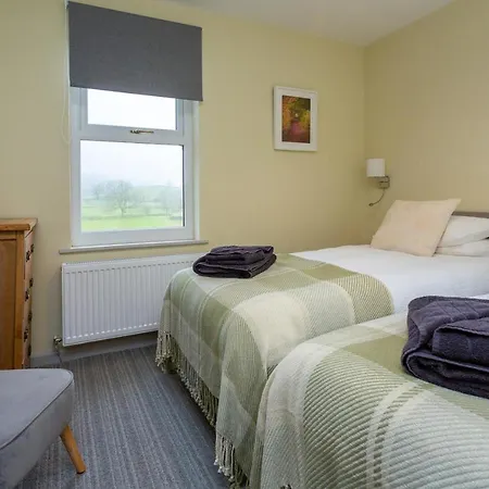 Howgills House Отель 4*