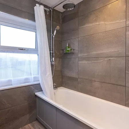 Howgills House Hotel 4*